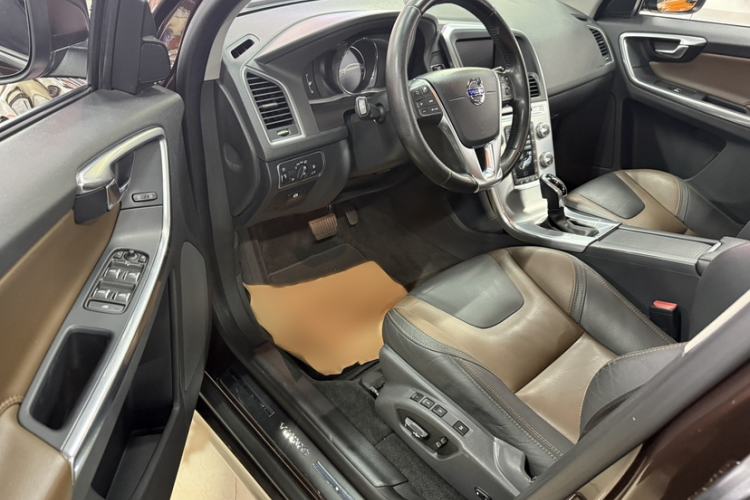 Used Volvo XC60 2017 T5 AWD Smart Upgrade Edition
