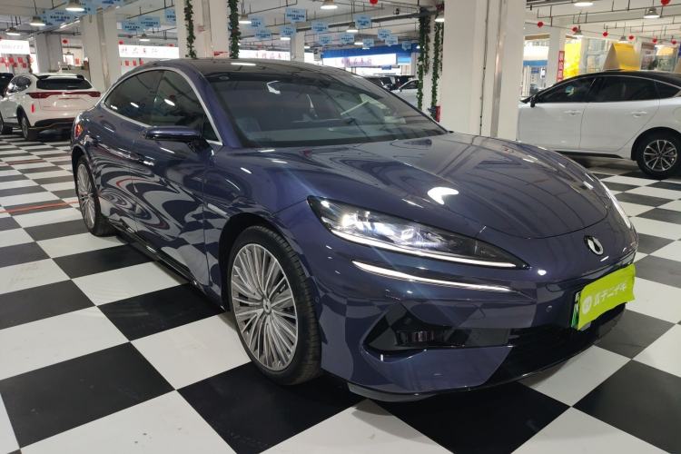 Used Denza Z9 2024 1100 km All-Wheel-Drive Ultra Version
