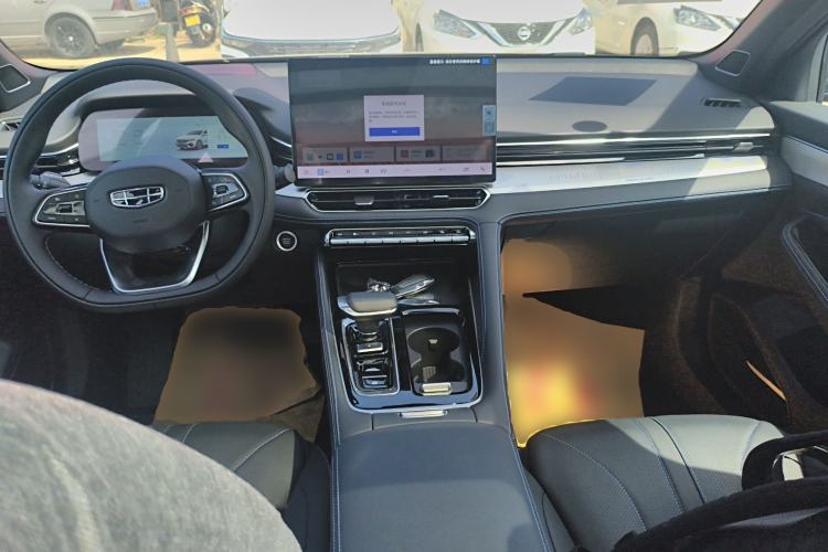 Used Geely Auto Preface 2026 Model Oriental Yao 1.5TD Fuyao Edition Center Console