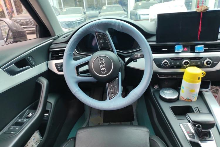 Used Audi A4L 2020 40 TFSI Fashionable and Elegant Model
