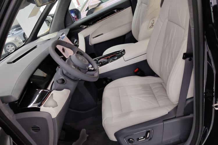 Used Zeekr 009 2024 7-Seater Walk-through Version 4WD 140 kWh
