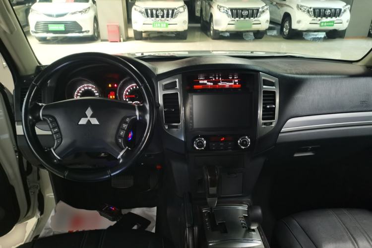 Used Mitsubishi Pajero 2018 3.0L Automatic Standard Edition
