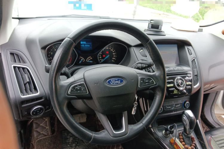 Used Ford Focus 2018 Hatchback Classic 1.6L Automatic Trendy SmartDrive Edition
