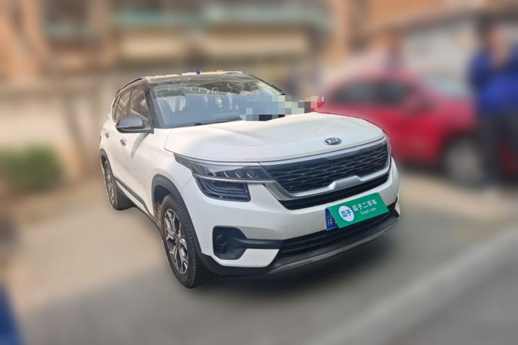 Used Kia KX3 2020 1.5L CVT Trend Edition Front Right 45 Deg