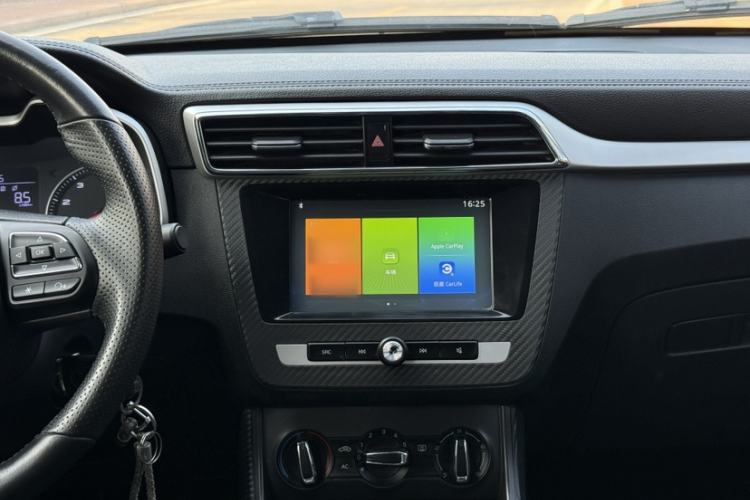 Used MG ZS 2017 1.5L Manual Elite Edition Audio And AC Panel