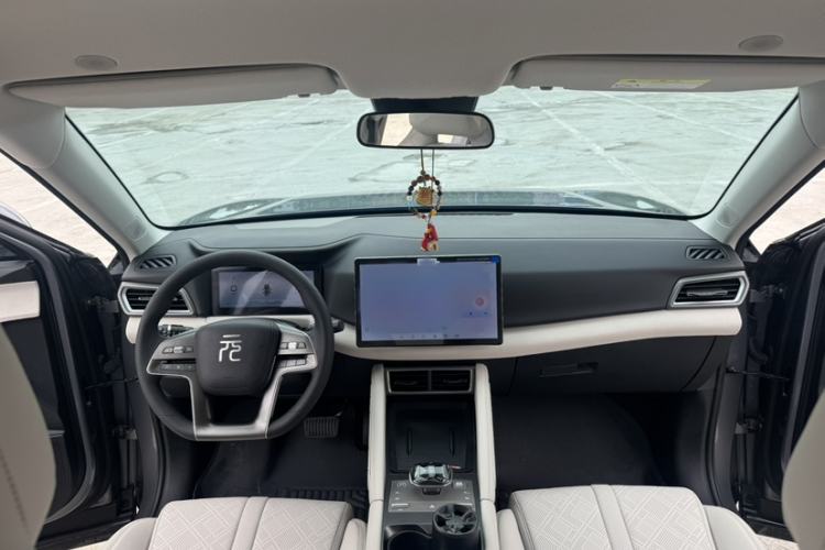 Used BYD Yuan UP 2024 401KM Leading Edition Interior 5