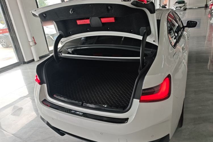 Used BMW i3 2023 eDrive 40 L Midnight Edition
