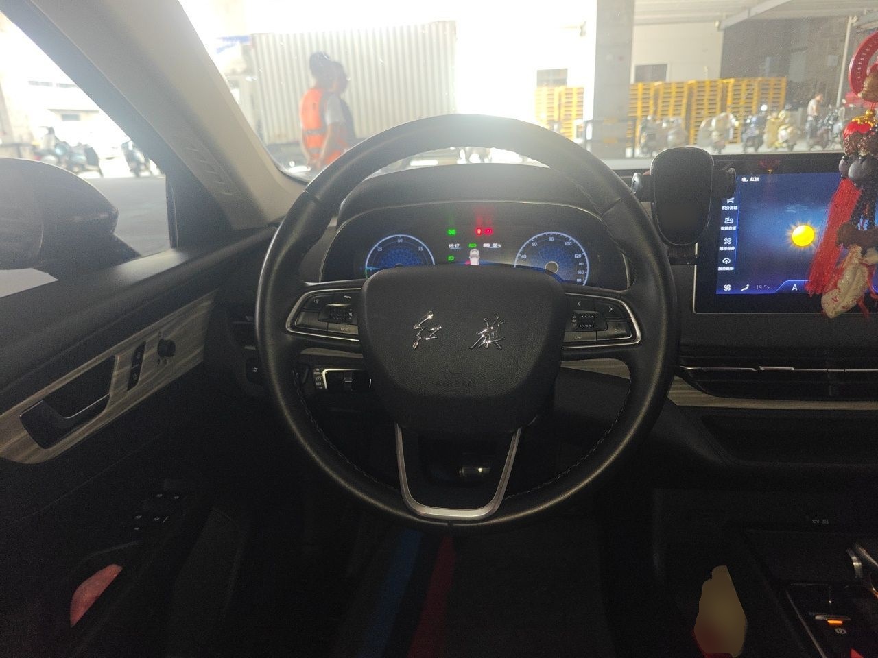 Hongqi E-QM5 2023 560km PLUS — снимка 10