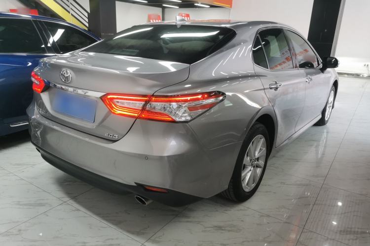 Used Toyota Camry 2021 2.0G Luxury Edition
