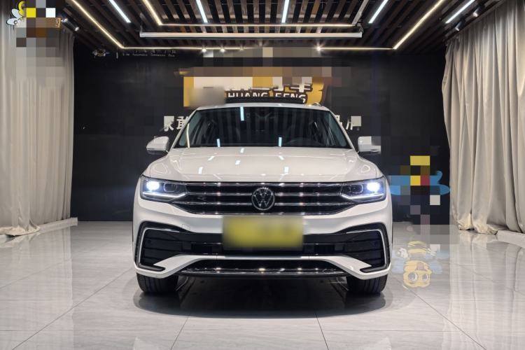 Used Volkswagen Tiguan L 2023 Facelifted 380TSI Automatic All-Wheel Drive R-Line Plus Version 7-Seater