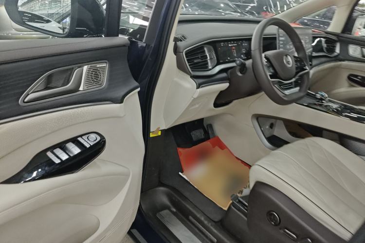 Used Denza D9 2024 DM-i 980 Four-Wheel Drive Flagship Model
