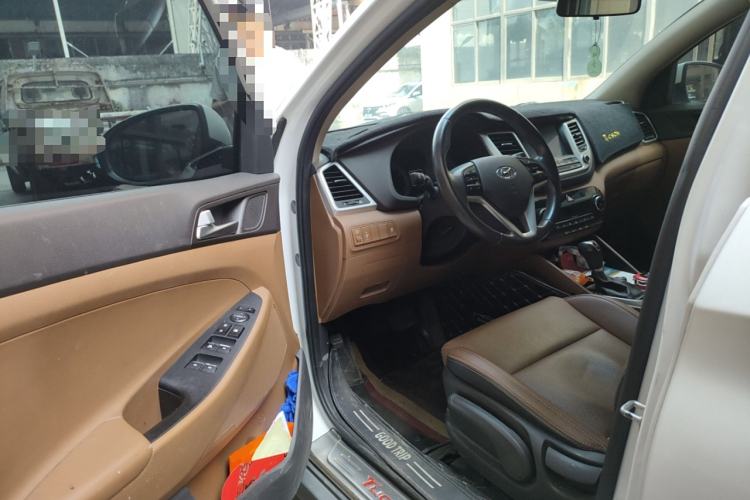 Used Hyundai Tucson 2015 1.6T Dual-Clutch Two-Wheel-Drive Smart Model Driver Seat