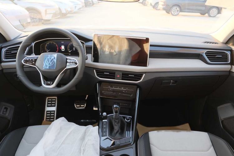 Used Volkswagen Tayron X 2024 330TSI Two-Wheel-Drive Prestige High-Energy Edition Interior 1