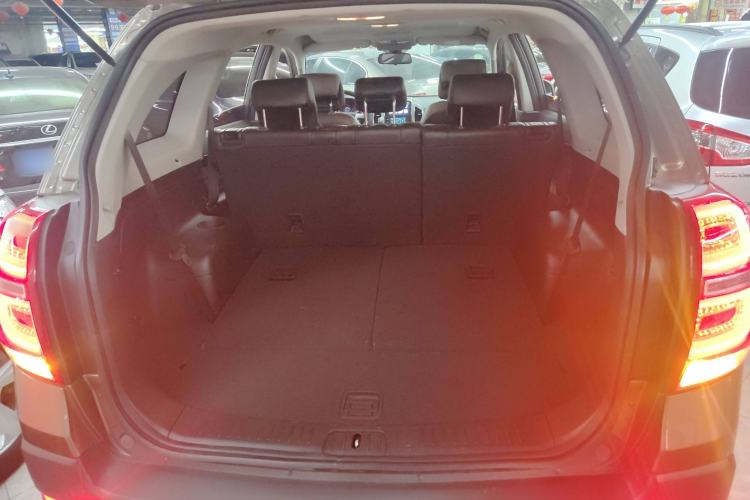 Used Chevrolet Captiva 2015 2.4L 4x4 Flagship Edition 7-Seater