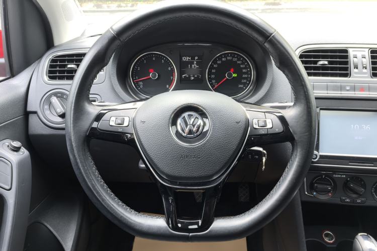 Used Volkswagen Polo 2016 1.6L Automatic Comfort Model Steering Wheel