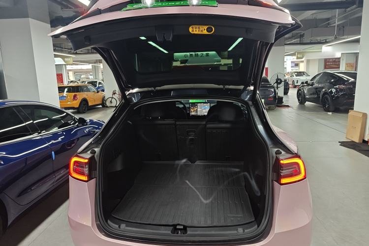 Used Tesla Model Y 2024 Long-Range All-Wheel-Drive Version
