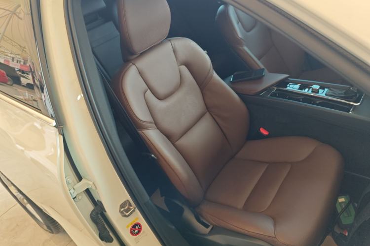 Used Volvo XC60 2019 T5 4x4 Smart Edition China V Standard