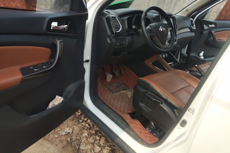 Used CHANGAN OSHAN CX70 2017 Facelifted CX70T 1.5T Manual High-Performance Edition Driver Seat