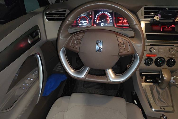 Used DS 5LS 2015 1.6T Comfort Edition THP160