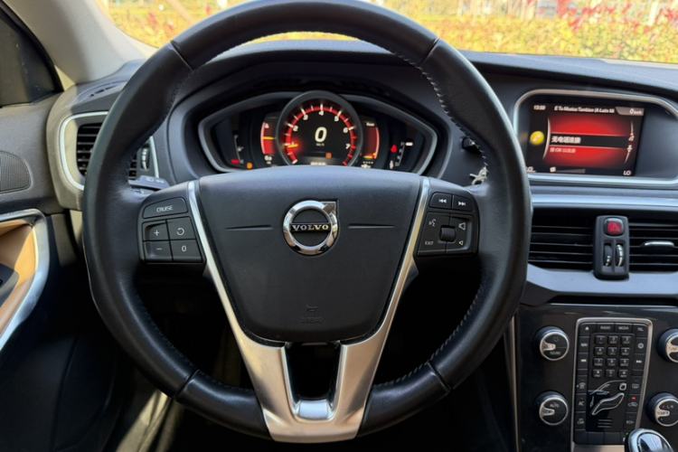 Used Volvo V40 2018 T3 Zhiyi Edition