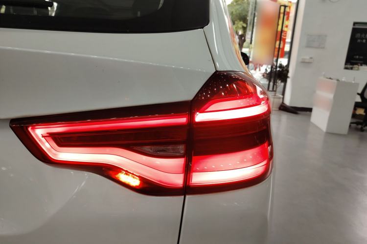 Used BMW X3 2020 xDrive30i Luxury Model with M Sport Package Exterior 3