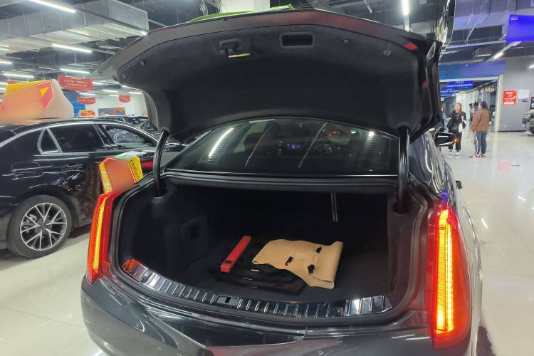 Used Cadillac XTS 2013 28T Leading Model
