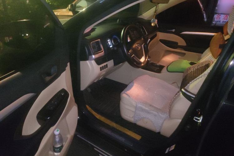 Used Toyota Highlander 2018 2.0T Two-Wheel Drive Luxury Edition 7 Seats China VI Standard