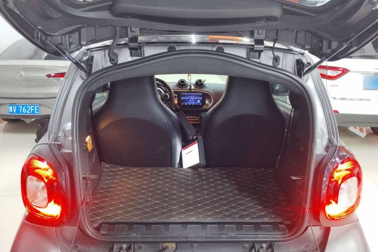 Used smart fortwo 2018 1.0L 52kW Hardtop Passion Edition China V Standard
