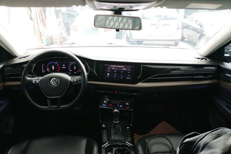 Used Volkswagen Passat 2020 330TSI Luxury Edition China VI