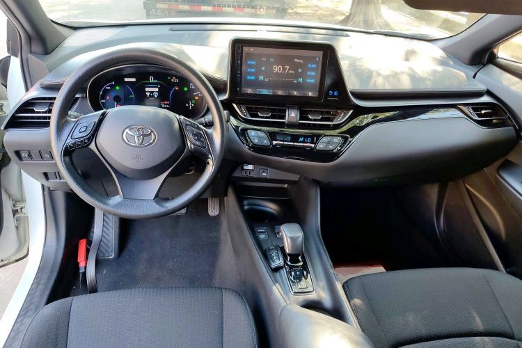 Used Toyota C-HR EV 2020 Leading Edition Interior 1