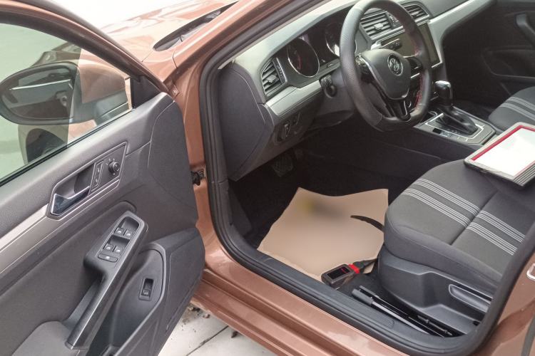 Used Volkswagen Lamando 2017 230TSI DSG Fashion Edition
