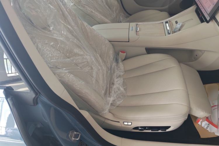 Used Hima Luxeed S7 2024 Pro Rear-Drive Long-Range Version Right Front Seat