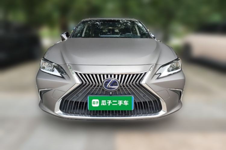 Used Lexus ES 2018 300h Premier Edition China V Standard Front