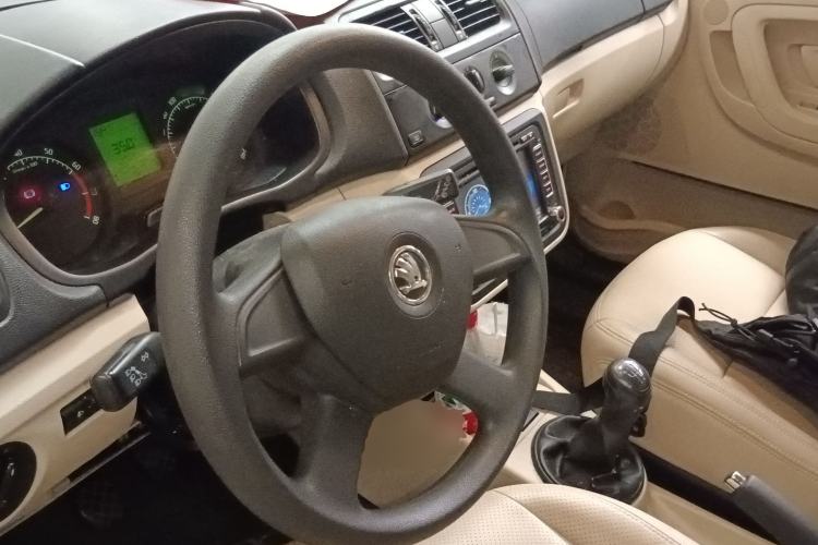 Used Skoda Fabia 2014 1.4L Manual Crystal Edition
