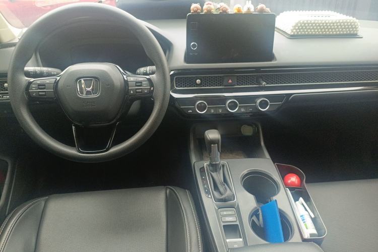 Used Honda Civic 2022 240TURBO CVT Dynamic Edition Center Console