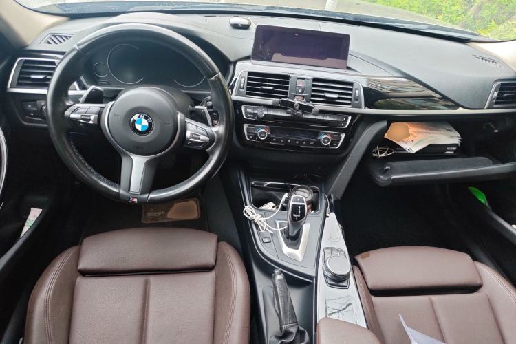 Used BMW 3 Series 2018 320Li Leading Model M Sport Package Center Console