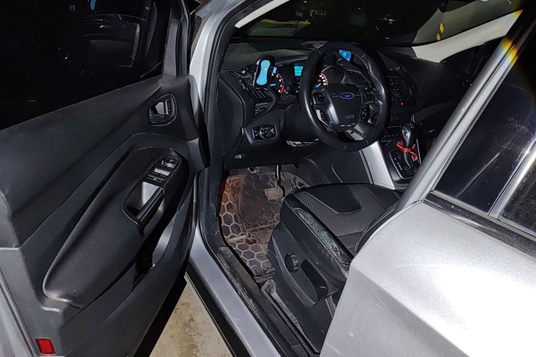 Used Ford Kuga 2013 1.6L GTDi Two-Wheel-Drive Trend Model