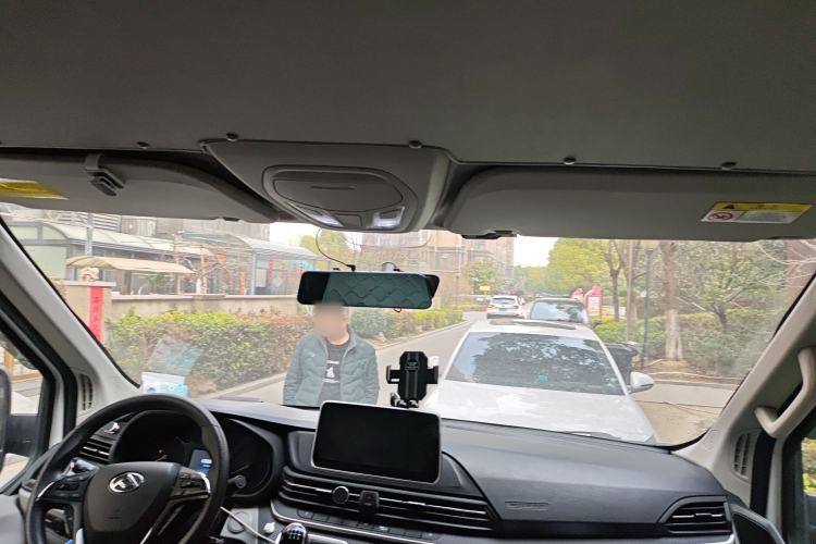 Used SAIC MAXUS Xintu V90 2022 2.0T Manual Zhiyun King Rear-Drive Long Wheelbase High-Roof with Single Rear Tire—6/7 Seats