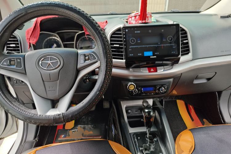 Used JAC Group Refine S3 2014 1.5L CVT Luxury Smart Model Center Console