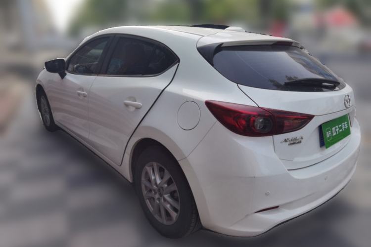 Used Mazda 3 Axela 2017 Hatchback 1.5L Automatic Comfort Model China VI Standard
