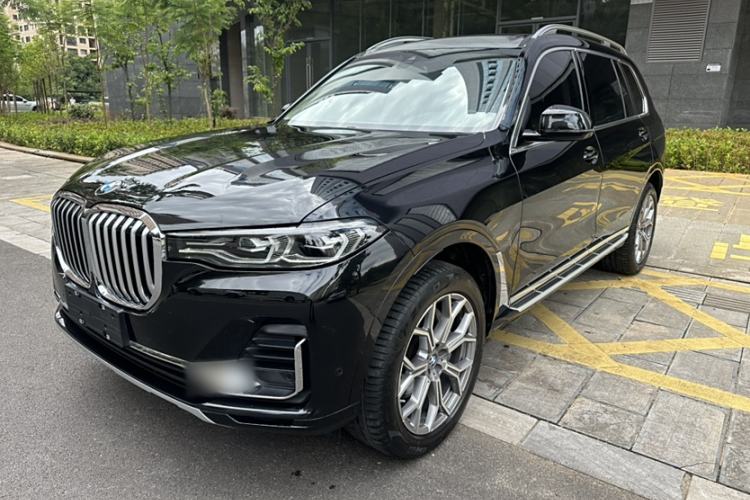 Used BMW X7 2022 xDrive40i Luxury Package with Leading Features