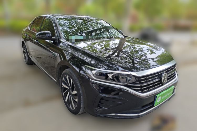 Used Volkswagen Passat 2023 330TSI Elite Edition Front Right 45 Deg