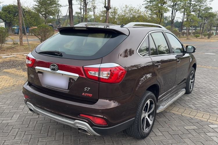 Used BYD S7 2015 2.0T Automatic Prestige Model
