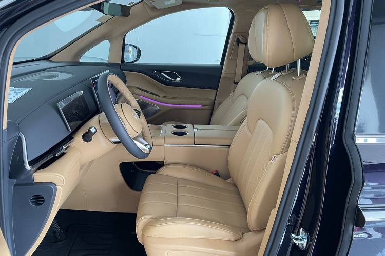 Used VOYAH Dream 2025 PHEV Four-Wheel Drive Prestige Qiankun Edition Interior 2