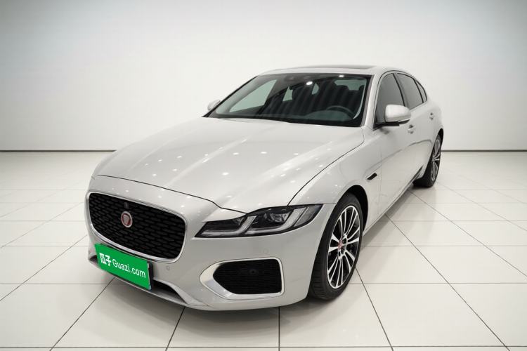 Used Jaguar XFL 2025 Model—2.0T P250, Two-Wheel Drive, Premium Luxury Edition