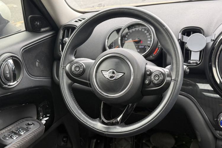 Used MINI Countryman 2017 1.5T COOPER ALL4 Traveler Interior 2