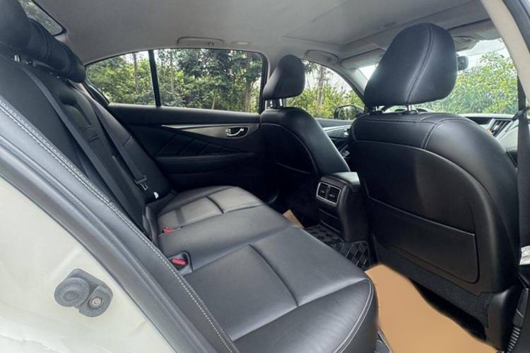 Used Infiniti Q50L 2018 2.0T Enjoyment Version China VI Standard