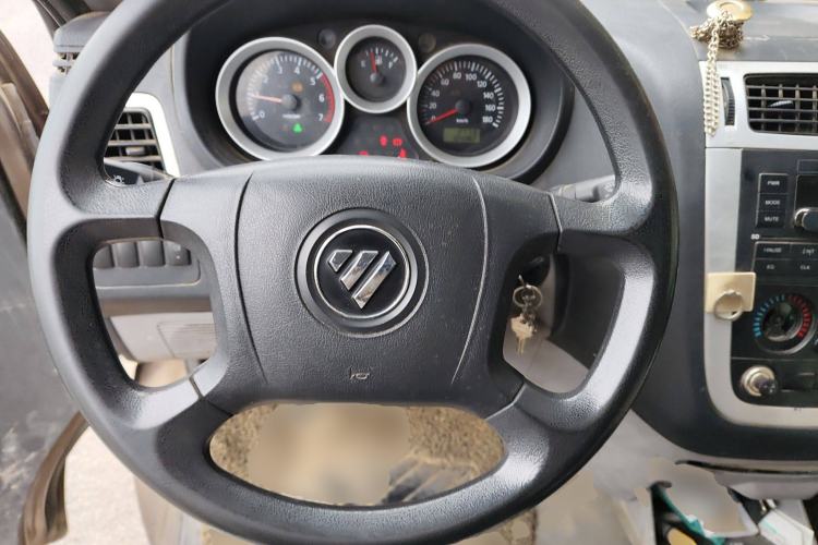 Used Foton MP-X E 2014 2.0L Wealth Express Classic Edition Basic Configuration with 4Gi-VVT