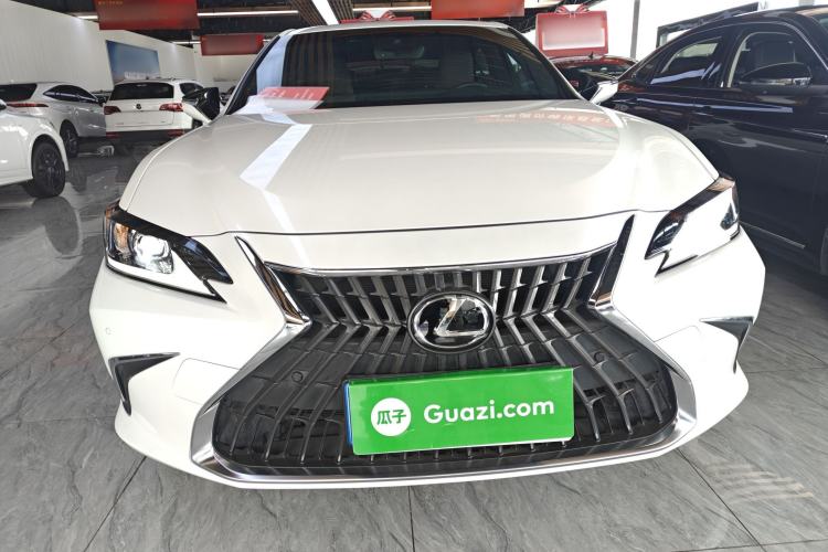 Used Lexus ES 2022 200 Excellence Edition
