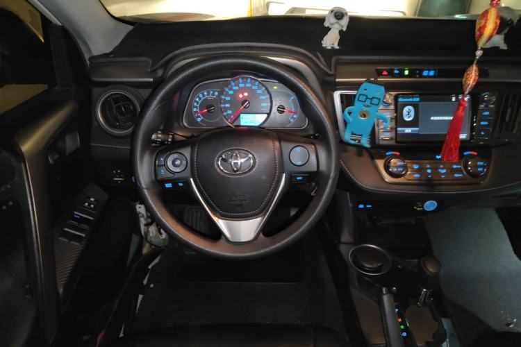 Used Toyota RAV4 2015 2.0L CVT Two-Wheel Drive Fashion Edition